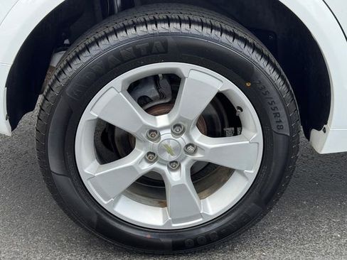 Used 2014 Chevrolet Captiva Sport LTZ FWD image 12
