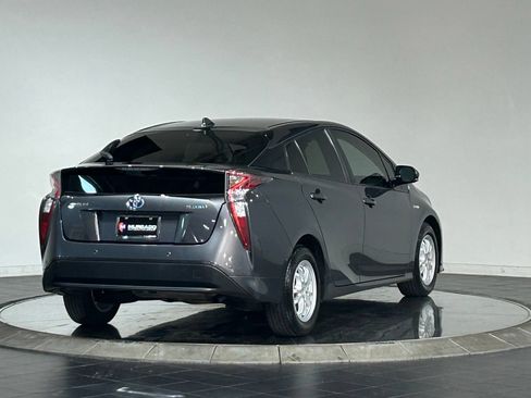 Used 2018 Toyota Prius Four FWD image 10