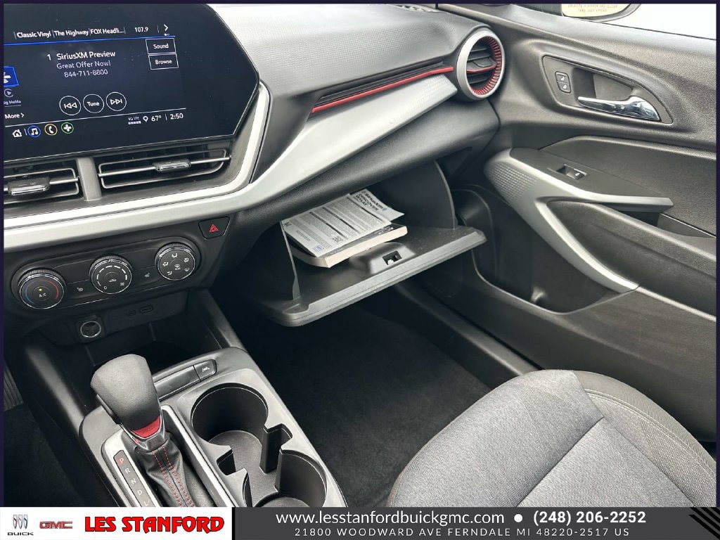 Used 2024 Chevrolet Trax RS FWD image 32