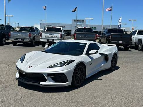 Used 2023 Chevrolet Corvette Stingray Premium Conv w/ Z51 Performance Package RWD image 8