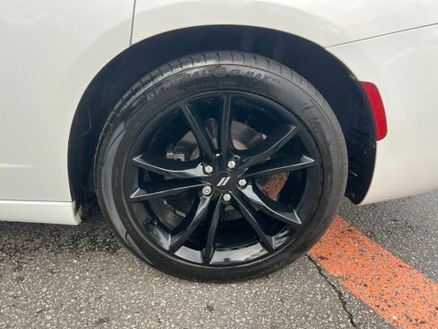 Used 2017 Dodge Charger SXT w/ Premium Group image 42