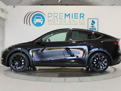 Used 2021 Tesla Model Y 2WD image 2