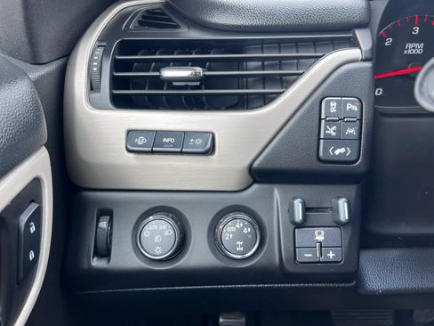 Used 2016 GMC Yukon XL Denali w/ Open Road Package AWD/4WD image 52