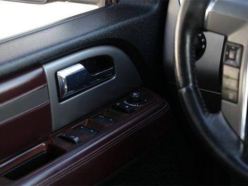 Used 2017 Ford Expedition Platinum image 20