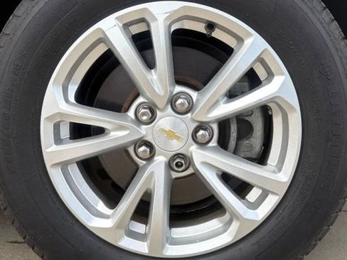 Used 2017 Chevrolet Equinox LT w/ Convenience Package image 17