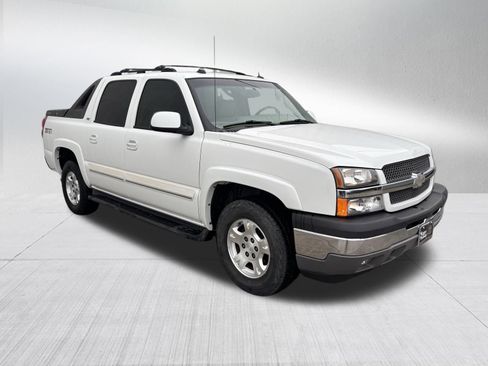 Used 2005 Chevrolet Avalanche Z71 w/ Preferred Equipment Group image 3