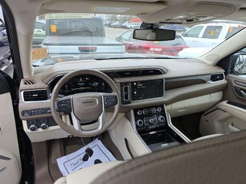 Used 2022 GMC Yukon XL Denali image 7