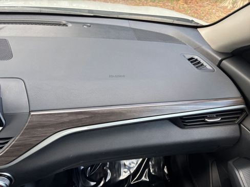 Used 2025 Nissan Altima 2.5 SV FWD image 36