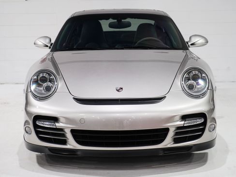 Used 2013 Porsche 911 Turbo S AWD/4WD image 5