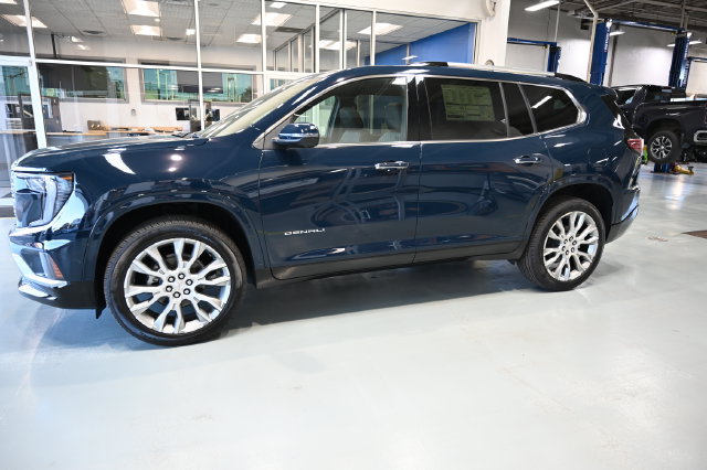 New 2027 GMC Acadia Denali w/ Denali Reserve Package AWD/4WD image 7
