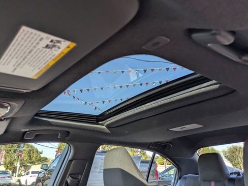 Used 2024 Toyota Corolla SE image 19