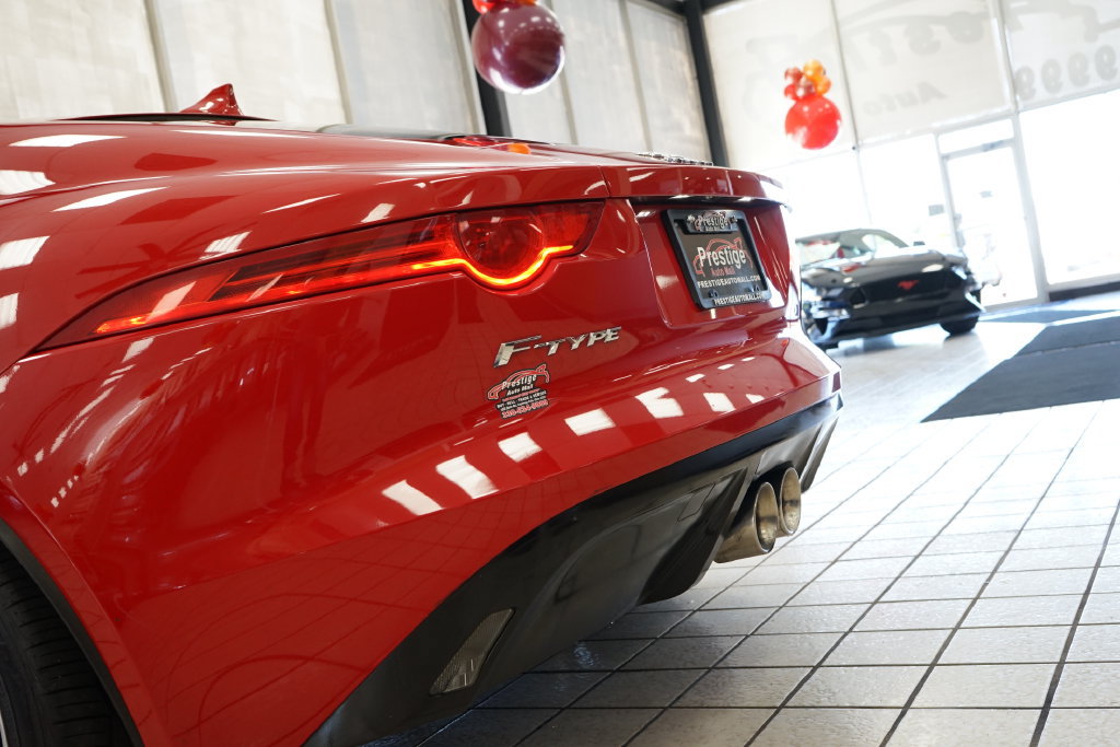 Used 2017 Jaguar F-TYPE Coupe RWD image 12