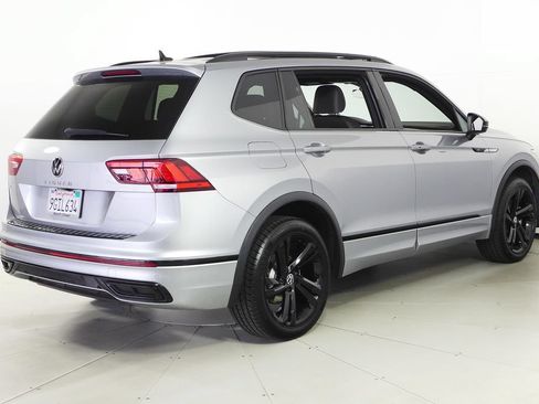 Certified 2023 Volkswagen Tiguan SE R-Line FWD image 7