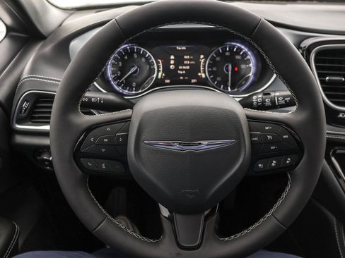 New 2026 Chrysler Pacifica Limited w/ S Appearance Package AWD/4WD image 31