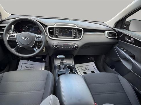 Used 2020 Kia Sorento FWD V6 image 25