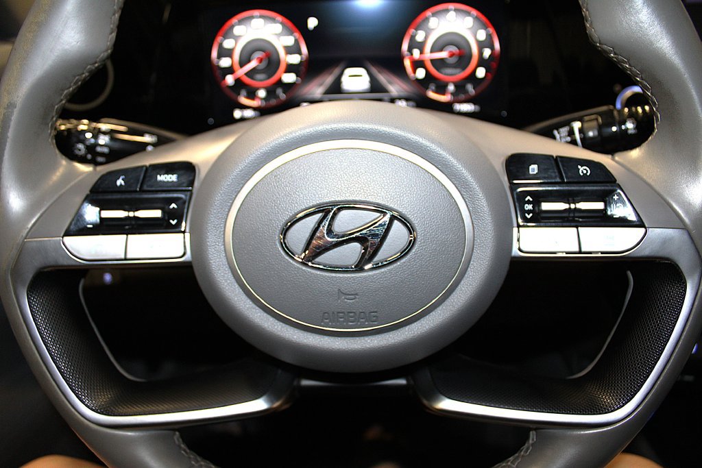 Used 2021 Hyundai Elantra SEL w/ Convenience Package FWD image 13