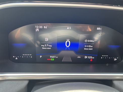 Certified 2025 Volkswagen Taos SE AWD/4WD image 18
