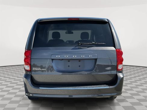 Used 2019 Dodge Grand Caravan SE FWD image 4