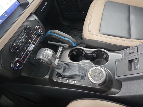 Used 2023 Ford Bronco Wildtrak AWD/4WD image 25