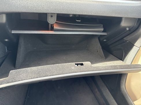 Used 2017 Chrysler 300 C image 21