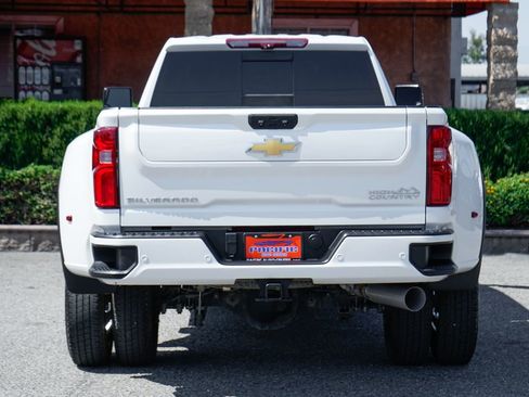 Used 2024 Chevrolet Silverado 3500 High Country w/ High Country Premium Package AWD/4WD image 7