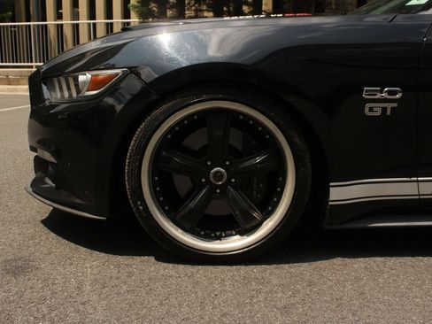Used 2016 Ford Mustang GT RWD image 11