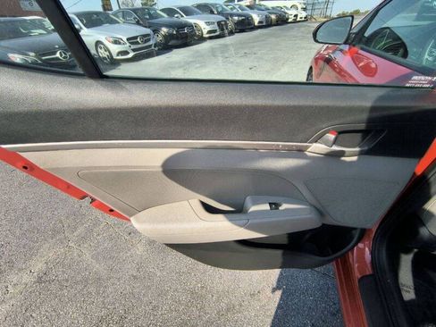 Used 2020 Hyundai Elantra SEL FWD image 13