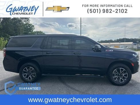 Used 2024 Chevrolet Suburban Z71 w/ Luxury Package AWD/4WD image 4