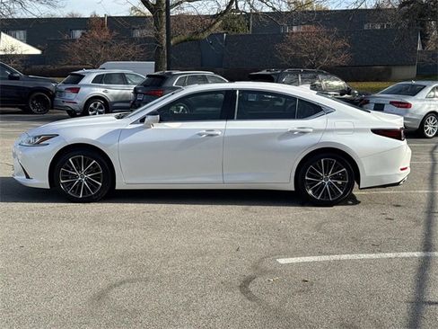 Certified 2025 Lexus ES 350 w/ Premium Package image 8