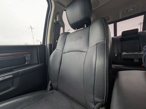 Used 2016 RAM 1500 Laramie w/ Convenience Group image 12