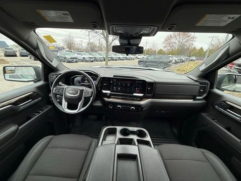 Used 2024 GMC Sierra 1500 Elevation image 30