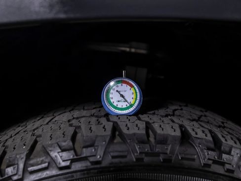 Used 2022 Land Rover Defender 110 SE AWD/4WD image 42
