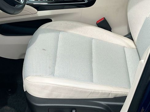 Used 2023 Buick Envision Preferred FWD image 18