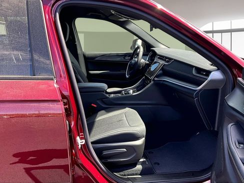 New 2026 Jeep Grand Cherokee Laredo image 26