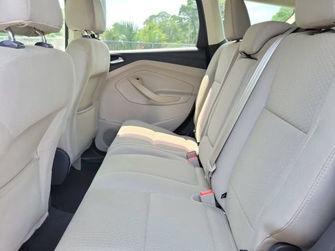 Used 2017 Ford Escape SE w/ Equipment Group 201A FWD image 12