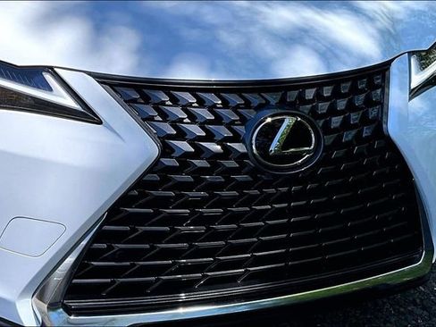 Certified 2026 Lexus UX 300h AWD w/ Accessory Package (2T) image 33