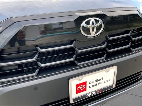 Used 2026 Toyota Corolla Cross XLE FWD image 29