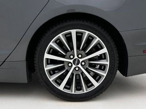 Used 2020 Lincoln MKZ AWD image 32