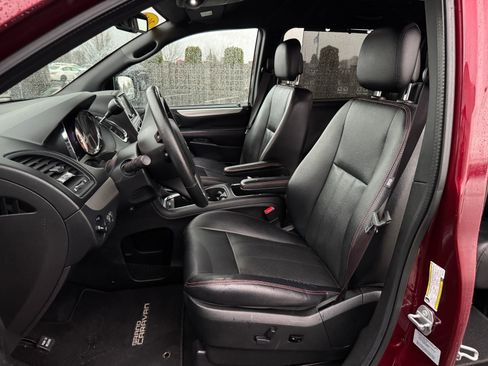 Used 2017 Dodge Grand Caravan GT image 10