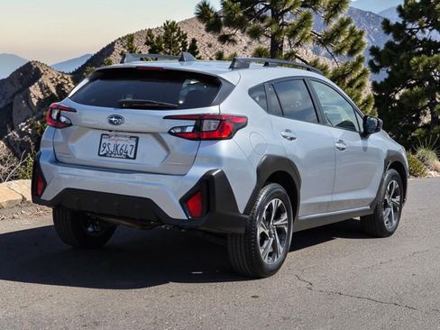 Used 2025 Subaru Crosstrek 2.0i Premium image 7