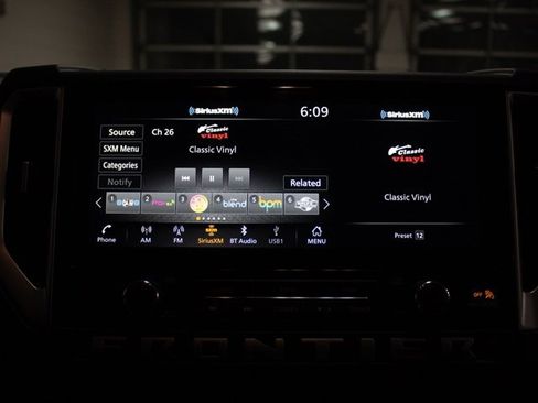 Used 2025 Nissan Frontier SV w/ SV Convenience Package image 14