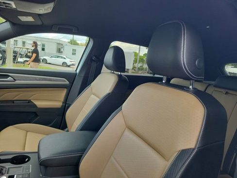Used 2021 Volkswagen Atlas Cross Sport SE FWD image 19