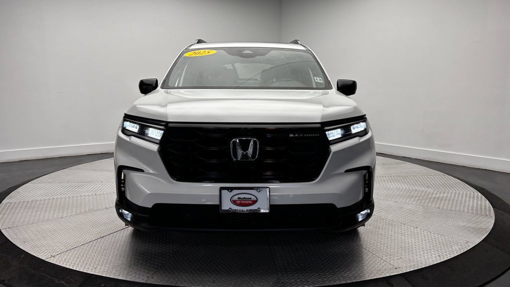 Certified 2025 Honda Pilot Black Edition image 51