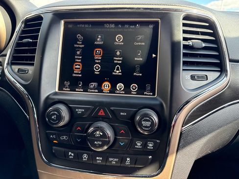 Used 2016 Jeep Grand Cherokee Limited w/ Luxury Group II AWD/4WD image 28