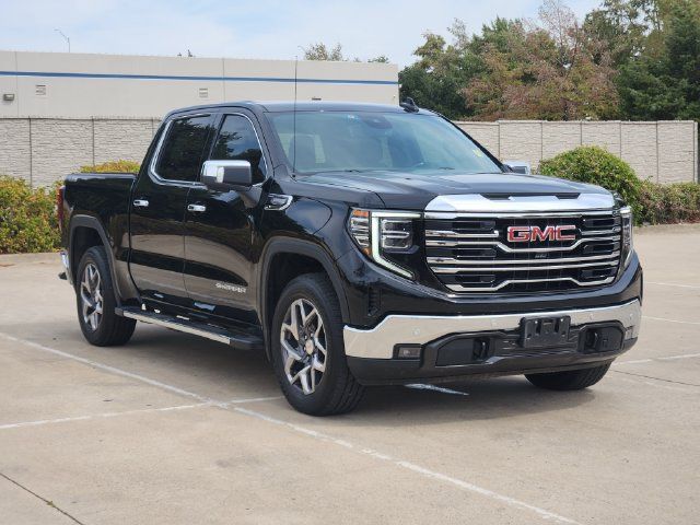 Used 2022 GMC Sierra 1500 SLT AWD/4WD image 3