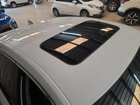 Used 2023 Honda Accord EX image 9