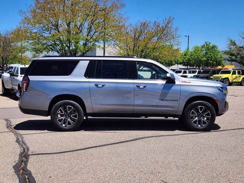 Used 2021 Chevrolet Suburban Z71 AWD/4WD image 2