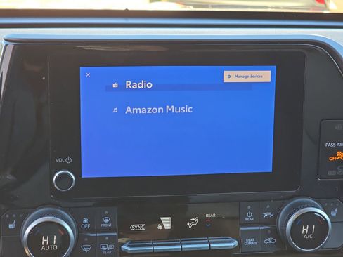 Used 2023 Toyota Highlander XLE image 30