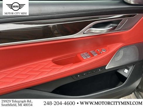 Used 2022 BMW 750i xDrive w/ Executive Package image 19
