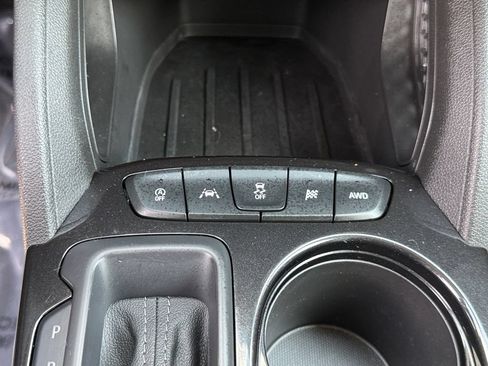 Used 2024 Chevrolet TrailBlazer LT AWD/4WD image 18